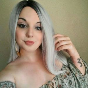 Meet your Posher, Maya